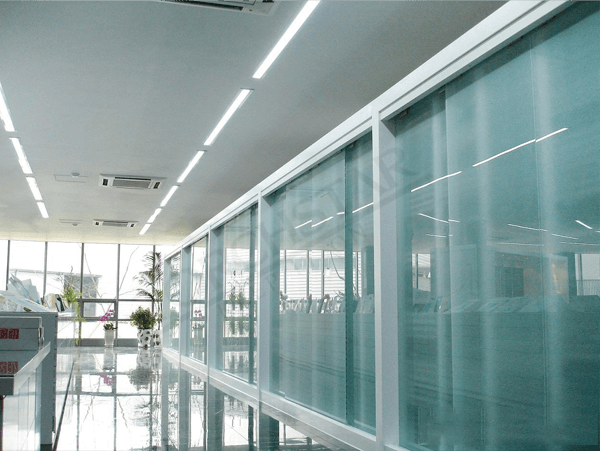 Hình ảnh đèn LED bán nguyệt BN001C lắp đặt ở hành lang Hình ảnh đèn LED bán nguyệt BN001C lắp đặt ở hành lang