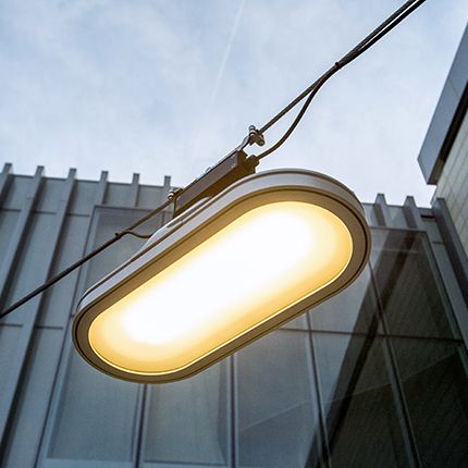 Đèn LED chiếu sáng đường phố không trụ độc đáo Đèn LED chiếu sáng đường phố không trụ độc đáo