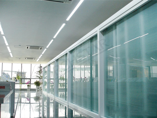 Bộ máng đèn LED Philips Bán Nguyệt BN001C LED40/CW 40W L1200 PSU GM trong hành lang văn phòng Bộ máng đèn LED Philips Bán Nguyệt BN001C LED40/CW 40W L1200 PSU GM trong hành lang văn phòng