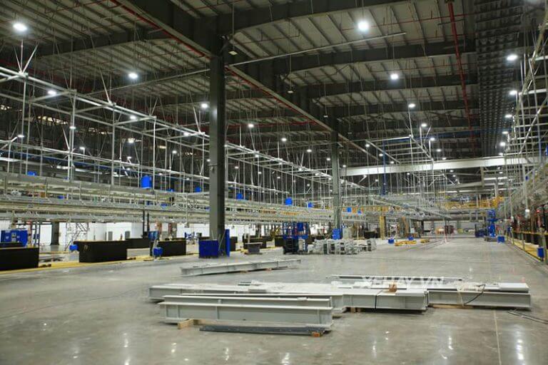 Bóng đèn cao áp thủy ngân trực tiếp ML250 E40 220V SG PHILIPS được lắp đặt tại xưởng sản xuất Bóng đèn cao áp thủy ngân trực tiếp ML250 E40 220V SG PHILIPS được lắp đặt tại xưởng sản xuất