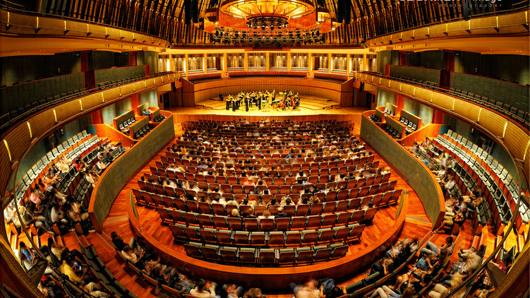 Ứng dụng đèn cao áp Philips trong chiếu sáng sân khấu Ứng dụng đèn cao áp Philips trong chiếu sáng sân khấu