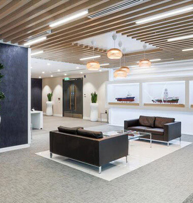 Hình ảnh đèn bán nguyệt Philips BN001C lắp đặt trong phòng khách Hình ảnh đèn bán nguyệt Philips BN001C lắp đặt trong phòng khách