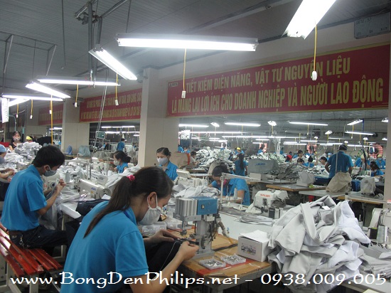 Bộ đèn Ledtube T8 1m2 Philips 2x16W chóa phản quang dùng cho chiếu sáng tại xưởng may Bộ đèn Ledtube T8 1m2 Philips 2x16W chóa phản quang dùng cho chiếu sáng tại xưởng may