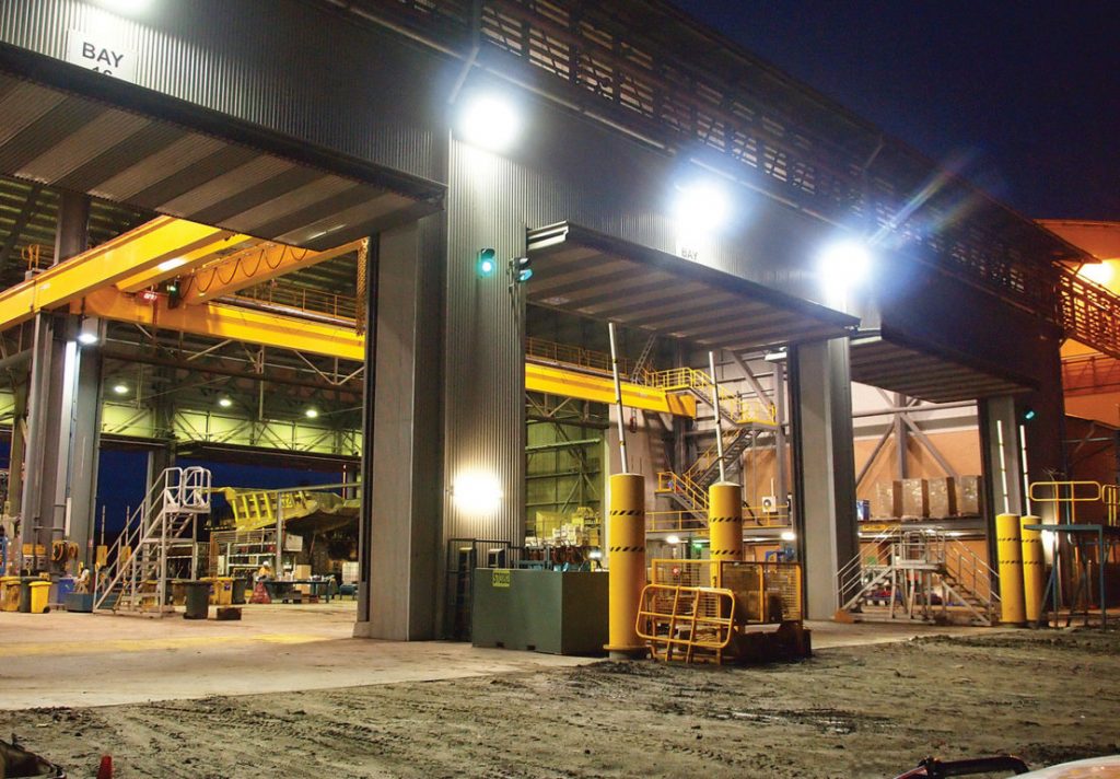 Đèn pha Led Philips Floodlight BVP135 LED40/CW 50W 220-240V WB Đèn pha Led Philips Floodlight BVP135 LED40/CW 50W 220-240V WB