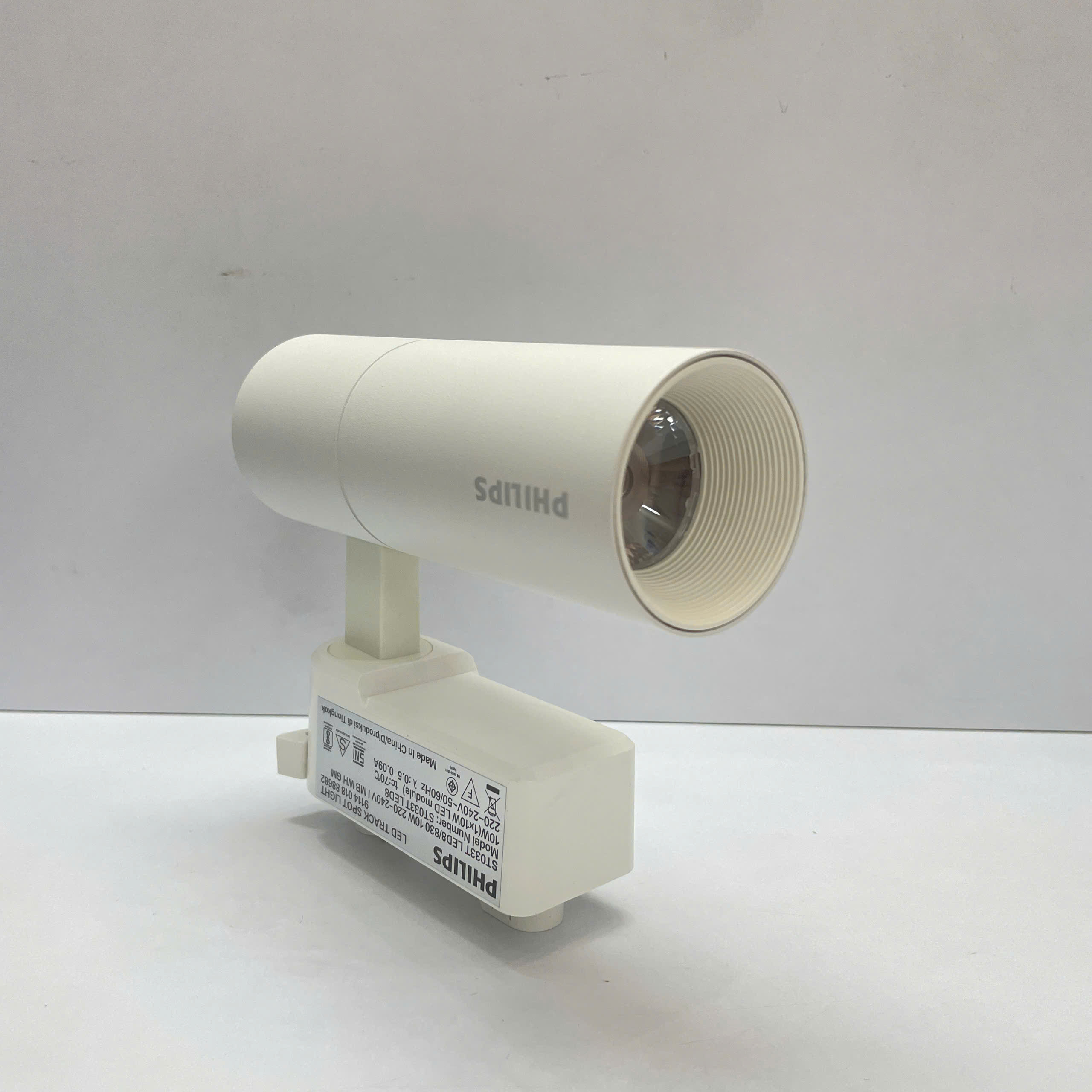 Đèn Lắp Thanh Ray Philips ST033T - Độ Bền Cao
