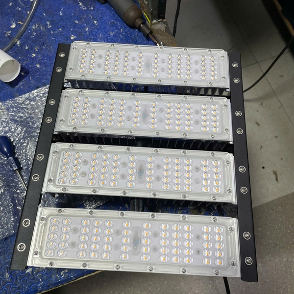 [Philips Inside] Đèn Pha LED Modules Chiếu Sáng Sân Tennis Pickleball Citilight CTL154M 200W LED300/CW 220-240V 30000LM
