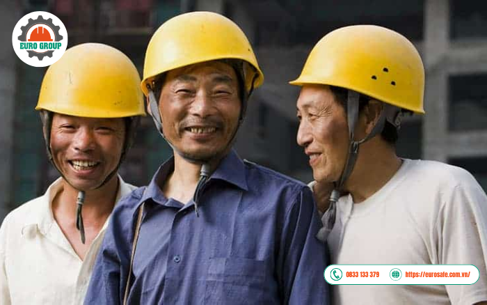 Sử dụng nón bảo hộ chưa đúng cách