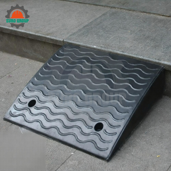Cầu Dốc Cao Su Xe Lên Xuống Cao 11cm 42x48cm