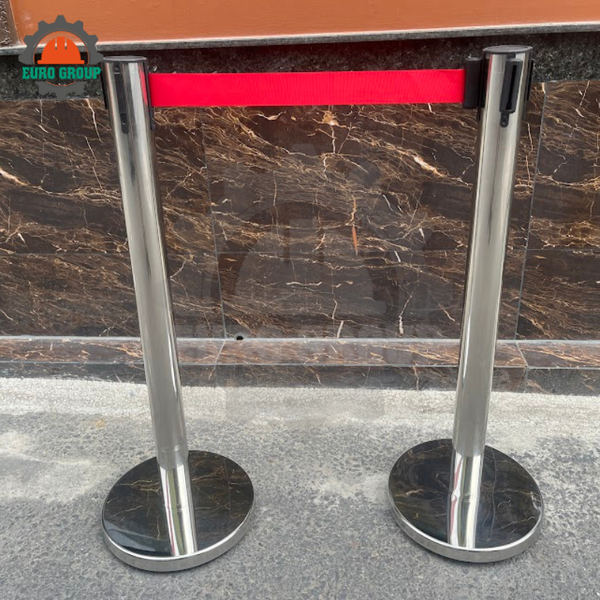 Cột Chắn Inox Dây Kéo 2m Đỏ Xanh Đen Phân Làn