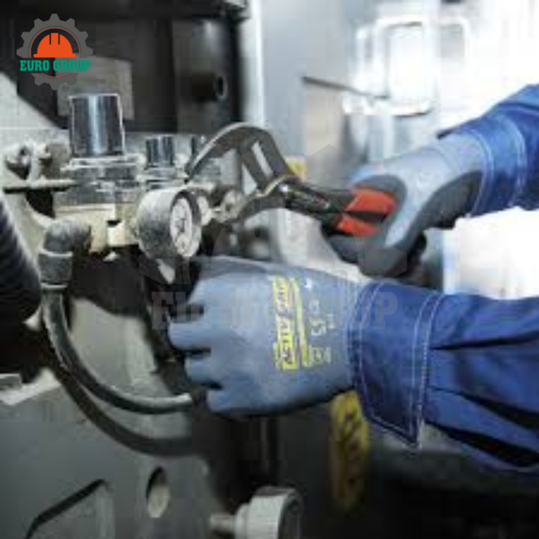 Găng Tay Đa Dụng Chống Dầu Towa 581 Phủ Nitrile, Lót Nylon Liền Mạch, Công Nghệ MicroFinish®