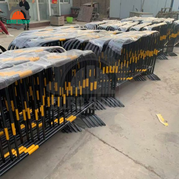 Hàng Rào Sắt Di Động 1m x 2m Vàng Đen