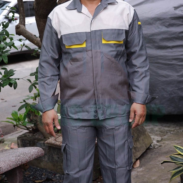 Đồng phục công nhân VinFast