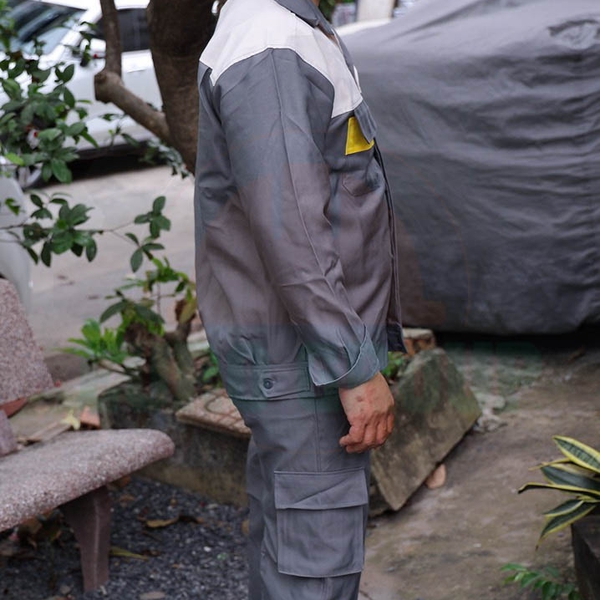 Đồng phục công nhân VinFast