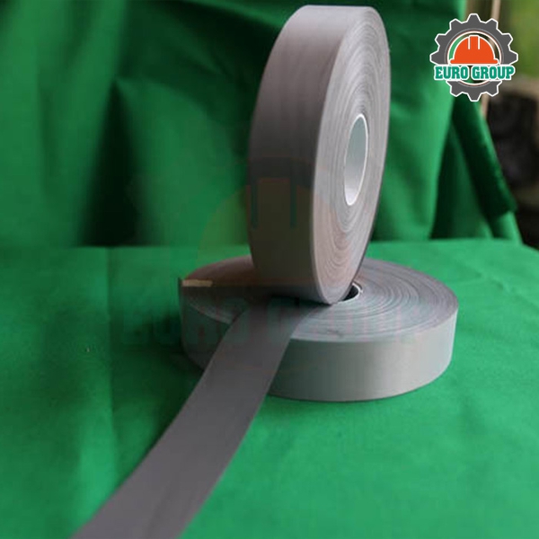 Phản quang Poly xám trung 2.5cm x 100m