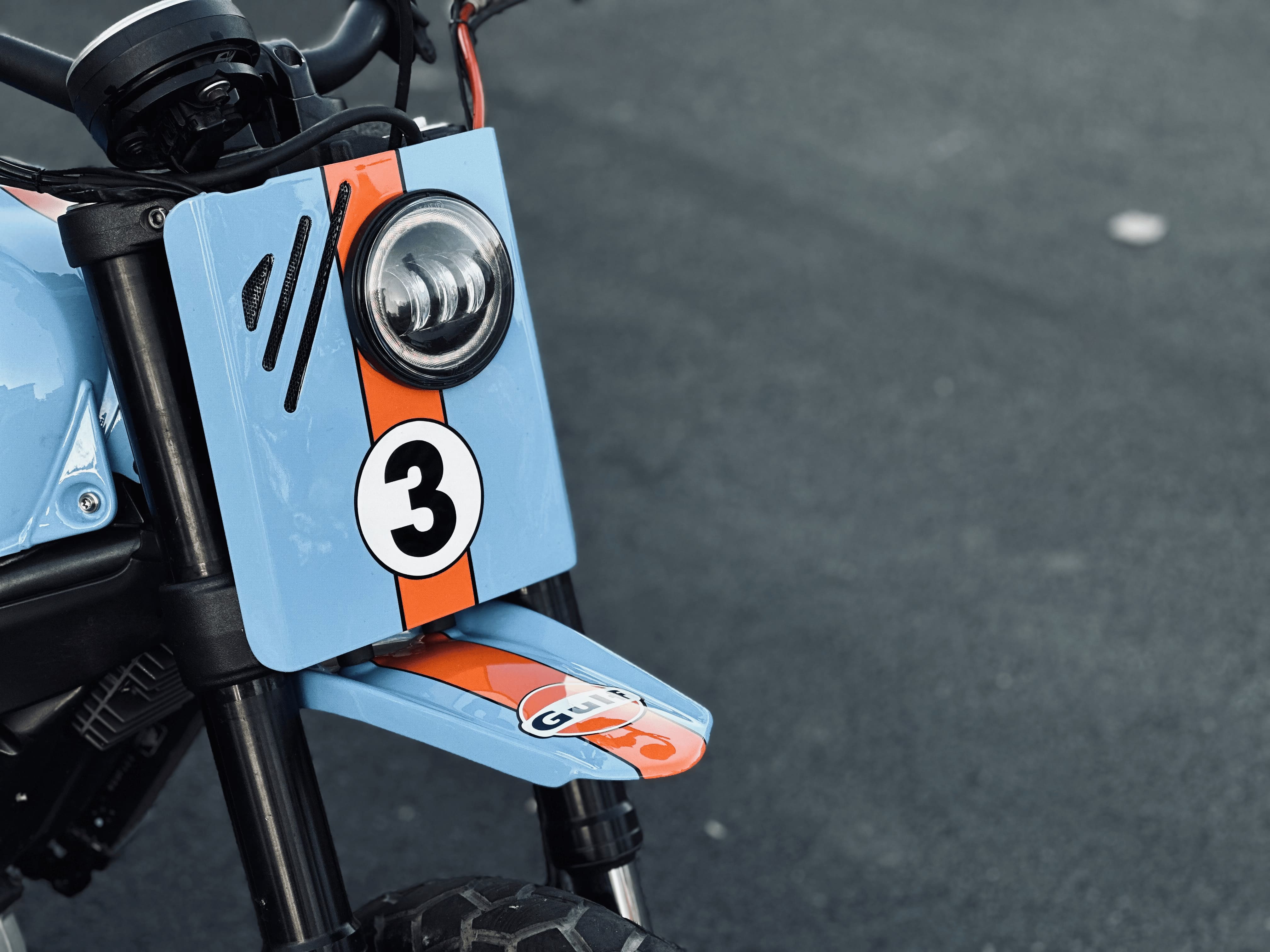 The flat front mask completely changes the bike's look The flat front mask completely changes the bike's look