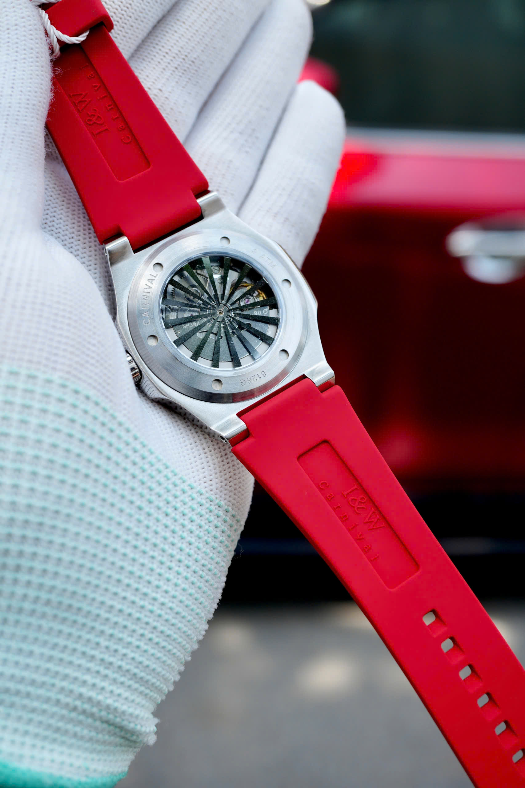 Đồng hồ Carnival nam lộ cơ ở mặt dưới đồng hồ Đồng hồ Carnival nam lộ cơ ở mặt dưới đồng hồ