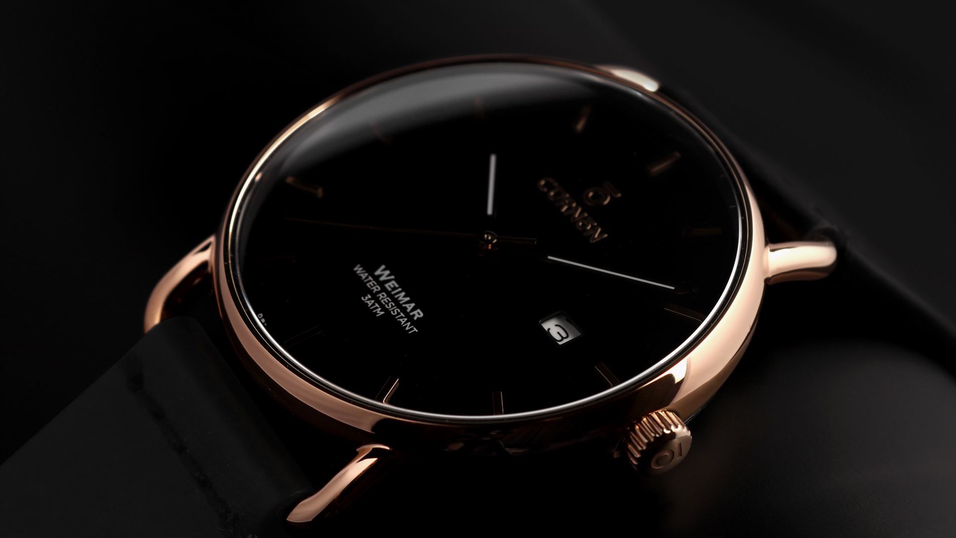 Đồng hồ kính sapphire Đồng hồ kính sapphire