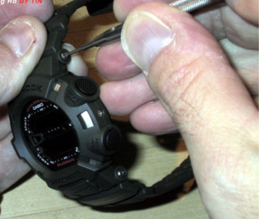 Tháo dây đồng hồ G Shock Tháo dây đồng hồ G Shock