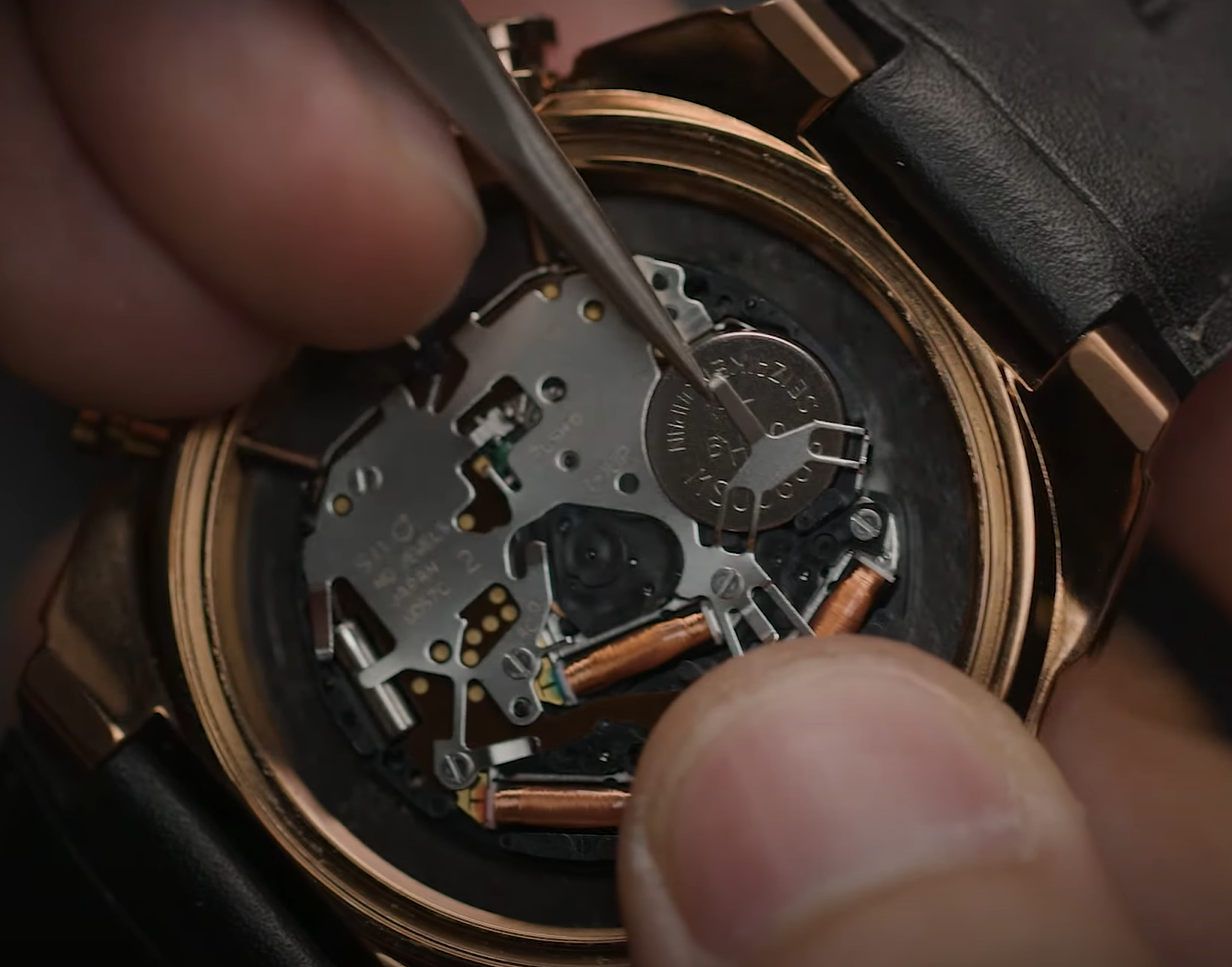 Thay pin đồng hồ Casio Edifice Thay pin đồng hồ Casio Edifice