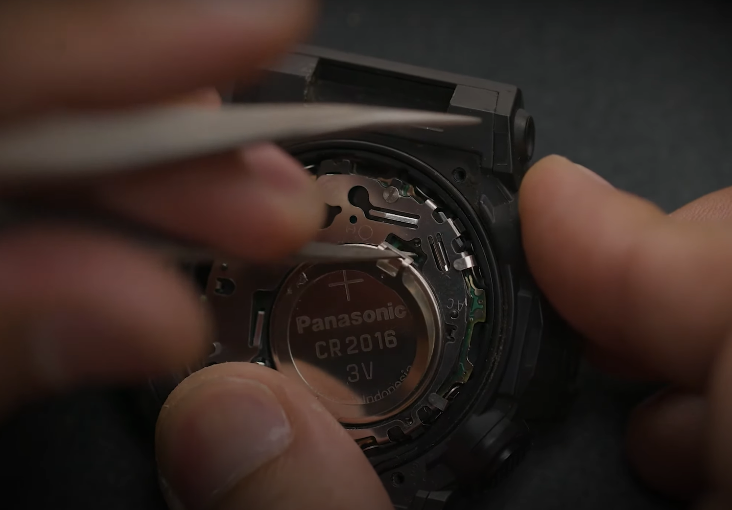 Thay pin đồng hồ Casio G-Shock Thay pin đồng hồ Casio G-Shock