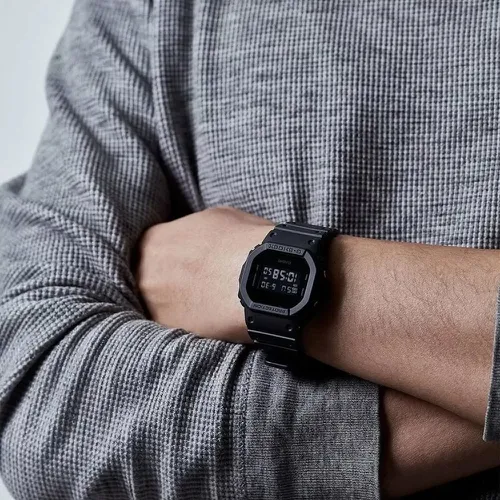 Đồng Hồ Nam G-Shock DW-5600BB-1D Full Đen: Mẫu Đồng Hồ Điện Tử Dành Cho Các Quý Ông Đam Mê Vận Động