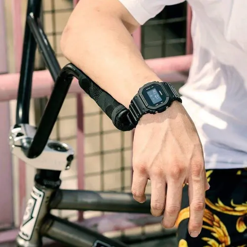 Đồng Hồ Nam G-Shock DW-5600BB-1D Full Đen: Mẫu Đồng Hồ Điện Tử Dành Cho Các Quý Ông Đam Mê Vận Động