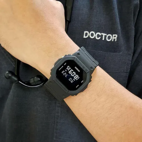 Đồng Hồ Nam G-Shock DW-5600BB-1D Full Đen: Mẫu Đồng Hồ Điện Tử Dành Cho Các Quý Ông Đam Mê Vận Động