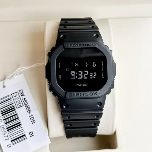 Đồng Hồ Nam G-Shock DW-5600BB-1D Full Đen: Mẫu Đồng Hồ Điện Tử Dành Cho Các Quý Ông Đam Mê Vận Động