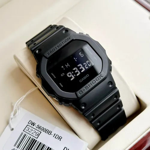 Đồng Hồ Nam G-Shock DW-5600BB-1D Full Đen: Mẫu Đồng Hồ Điện Tử Dành Cho Các Quý Ông Đam Mê Vận Động