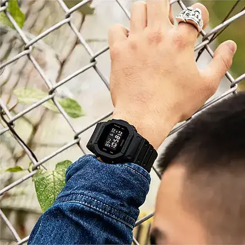 Đồng Hồ Nam G-Shock DW-5600BB-1D Full Đen: Mẫu Đồng Hồ Điện Tử Dành Cho Các Quý Ông Đam Mê Vận Động
