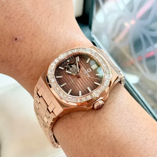 Đồng Hồ Nam Carnival 8128G-VH-N: Hãy Để Thời Gian Kể Câu Chuyện Của Bạn