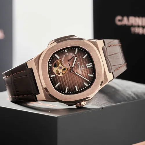 Đồng hồ Nam Carnival 8159G-VH-DD-N: Mặt Số Hình Vuông & Chi Tiết Lộ Cơ Độc Nhất