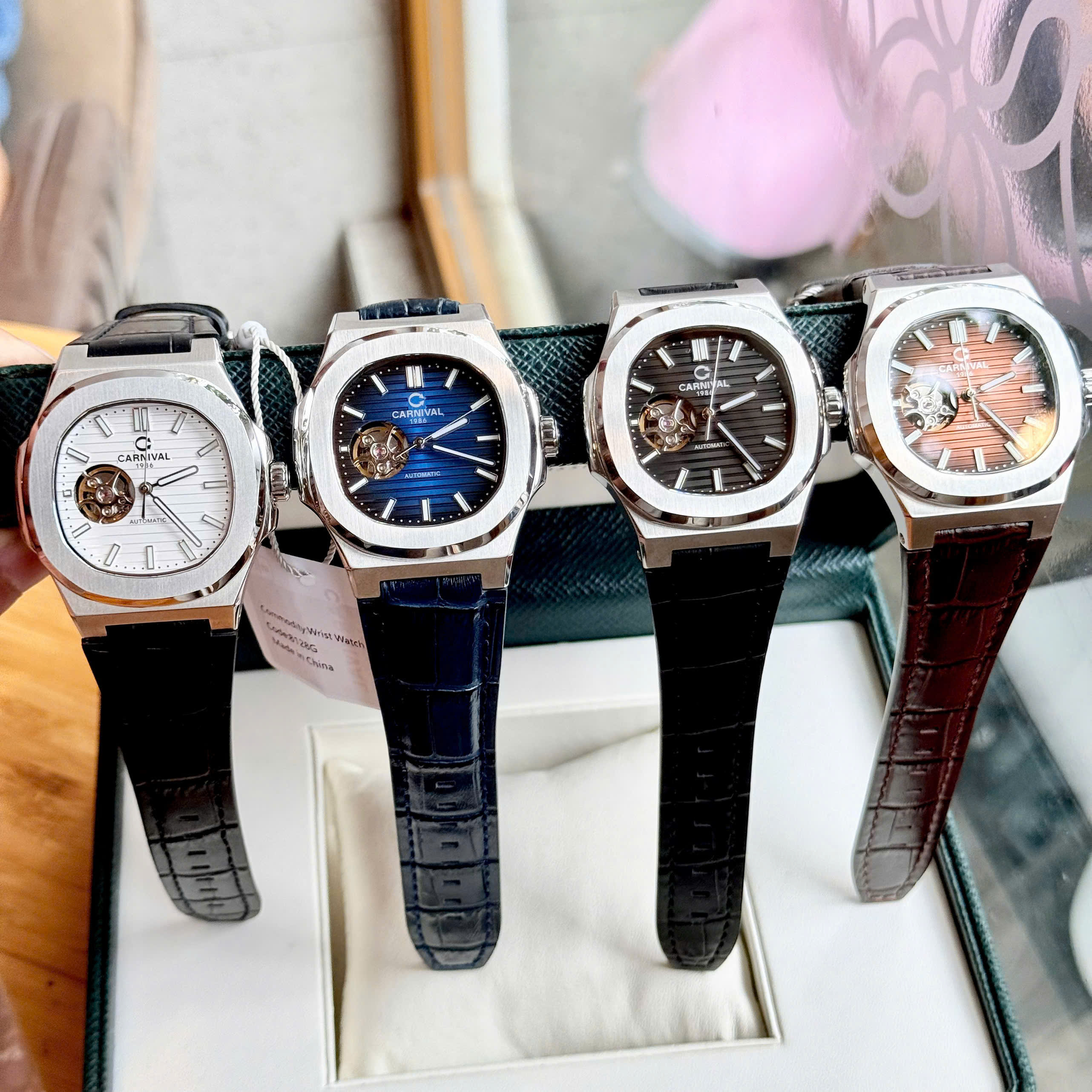 Đồng hồ Carnival nam dây da Đồng hồ Carnival nam dây da