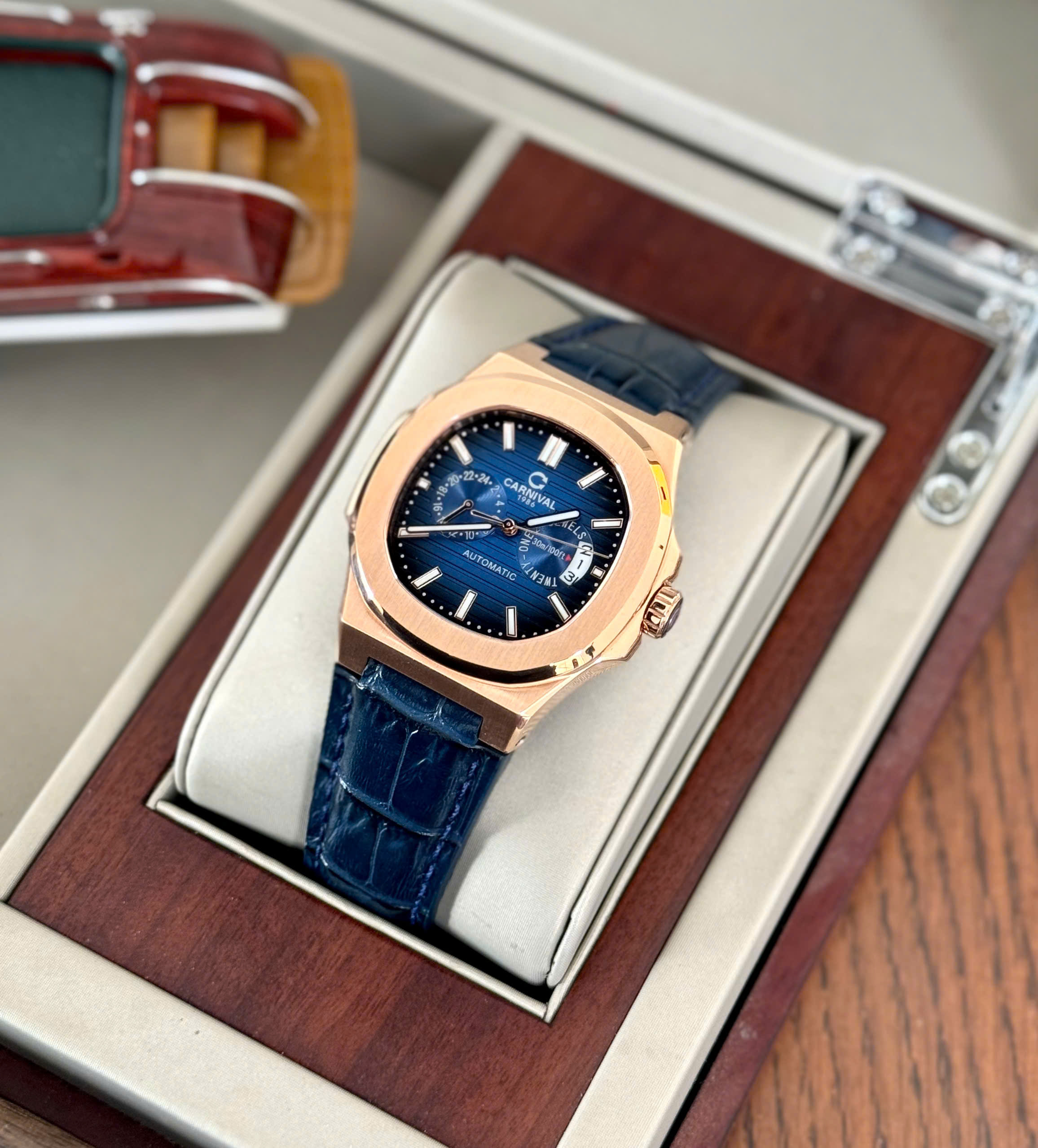 Đồng hồ Carnival nam lộ cơ Đồng hồ Carnival nam lộ cơ