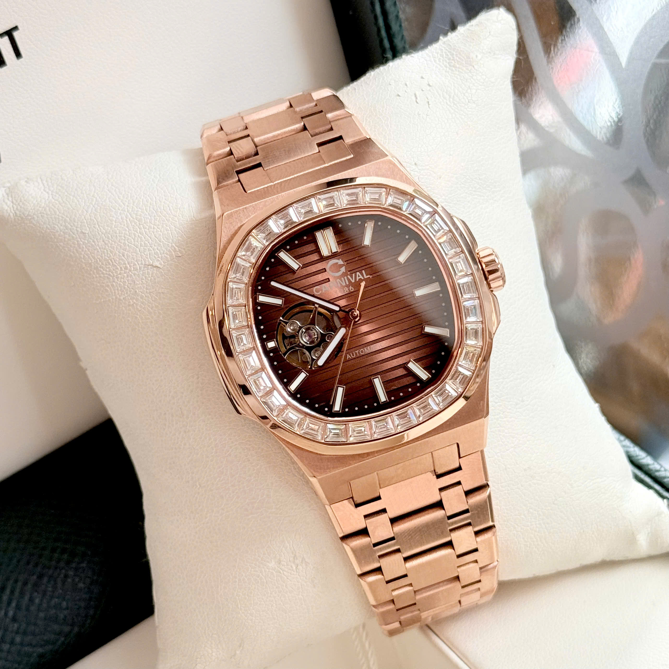 Đồng hồ Carnival dây kim loại Đồng hồ Carnival dây kim loại