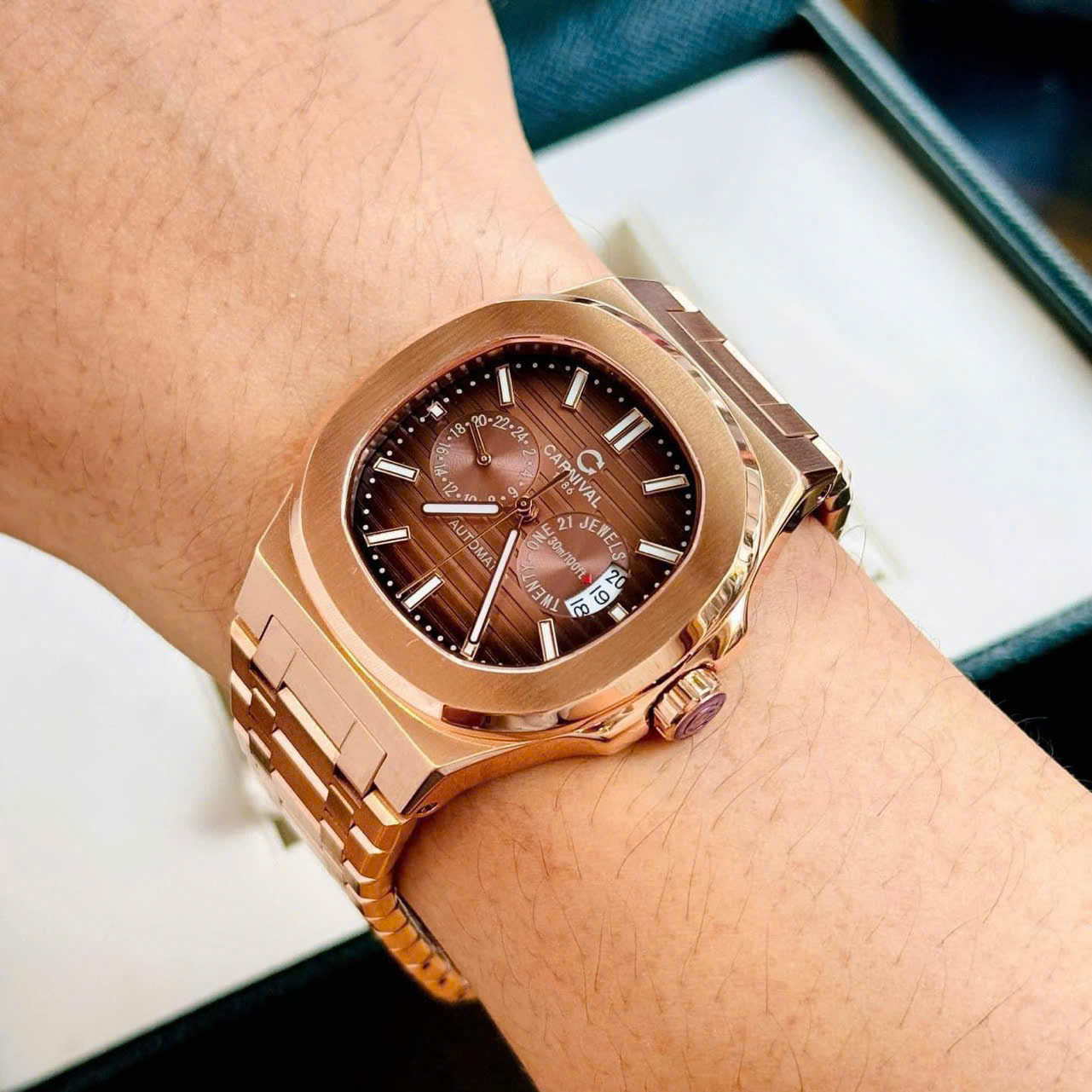 Đồng hồ Carnival nam 8158G dây kim loại Đồng hồ Carnival nam 8158G dây kim loại