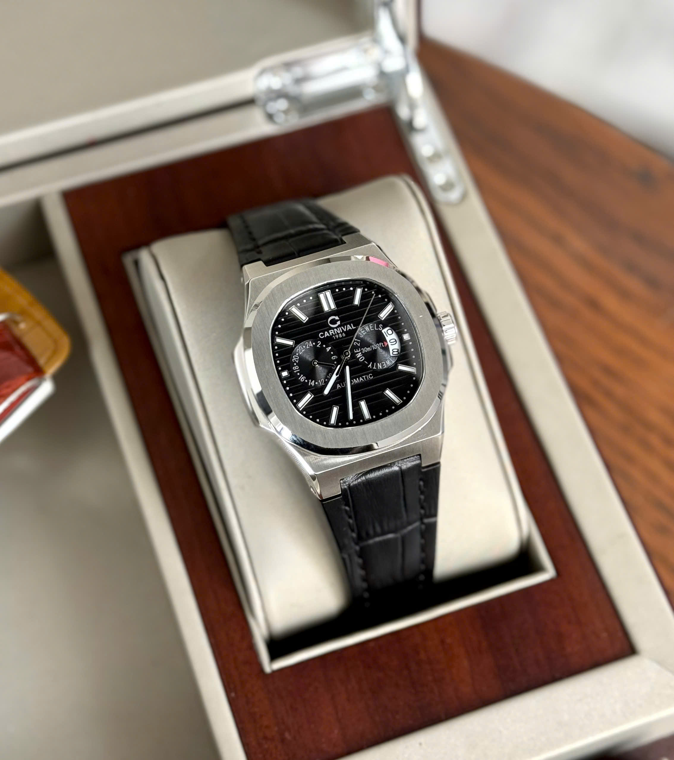 Đồng hồ Carnival nam 8158G dây da Đồng hồ Carnival nam 8158G dây da