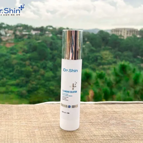 Bộ sản phẩm Sữa rửa mặt Idr.Shin Care gồm 1 lọ; Dung tích 180ml