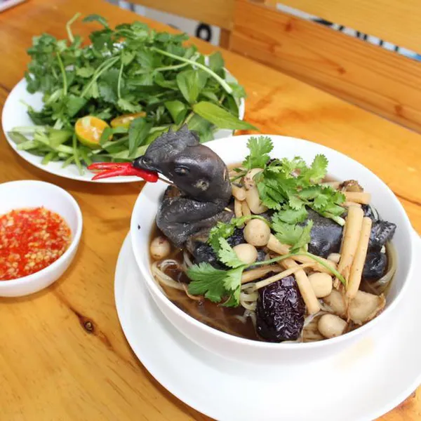 LẨU GÀ ÁC TIỀM