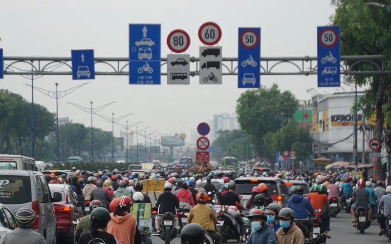 Kẹt xe giờ cao điểm – Vì sao các nút giao thông không thể giải quyết dứt điểm?