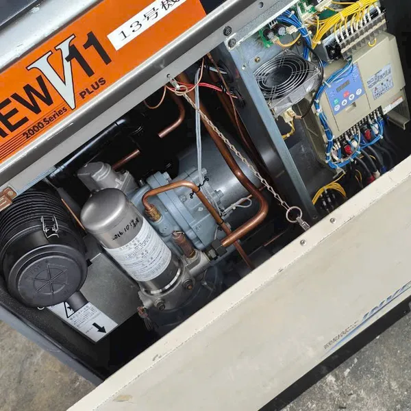 MÁY NÉN KHÍ HITACHI 11KW 15HP inverter