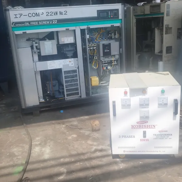 MÁY NÉN KHÍ TRỤC VÍT KHÔNG DẦU HITACHI NEXT 22KW 30HP MỚI 95%