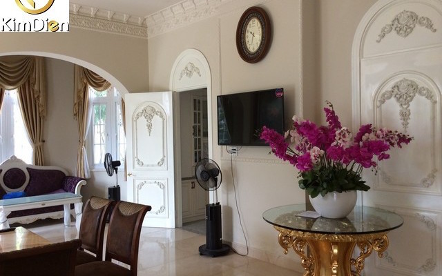 Ban-biet-thu-thao-dien-quan-2-lau-dai-trang-le