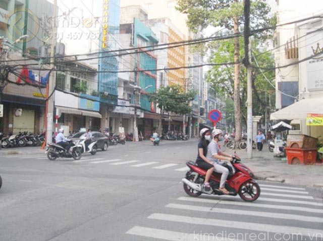 bán nhà mặt tiền đường trần khắc chân quận 1