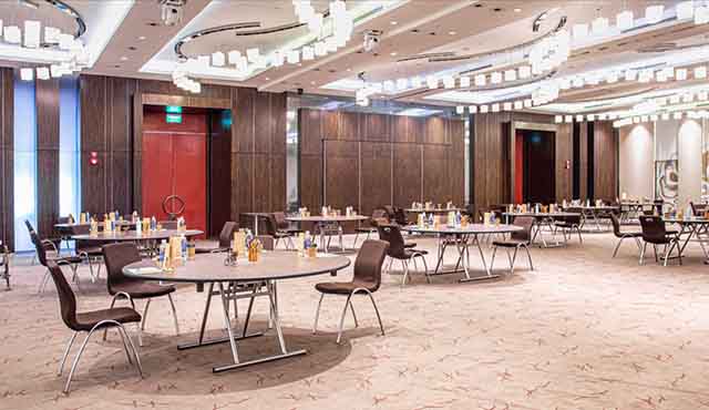 ban khach san 5 sao quận 1 tp hcm