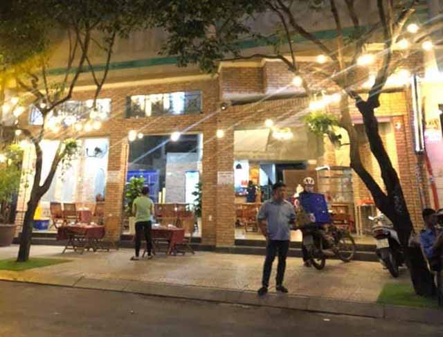 ban nha mat tien duong le thi rieng quan 1