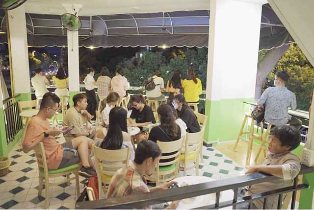 ban nha mat tien duong truong sa quan phu nhuan