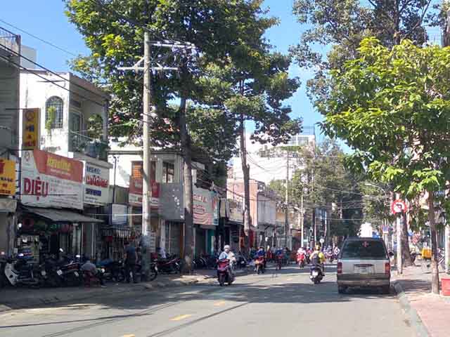 ban nha mat tien quan 1 dang cho thue lau dai gia cao