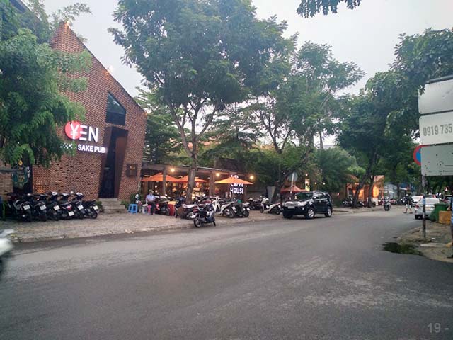 ban nha mat tien thao dien tien kinh doanh lam van phong