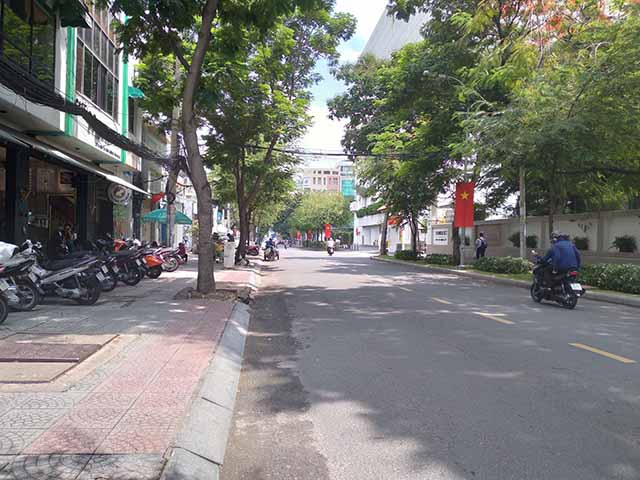 ban nha phuong dakao quan 1 hem xe hoi